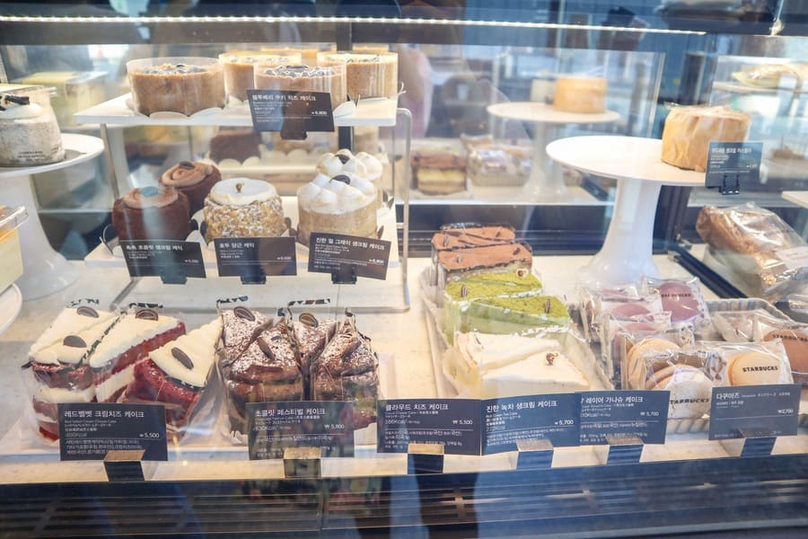 韓国スタバのケーキ
