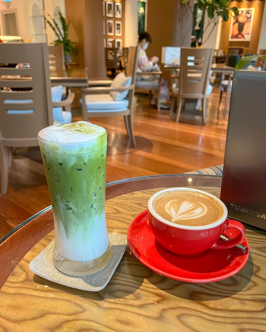 抹茶ラテとカプチーノ