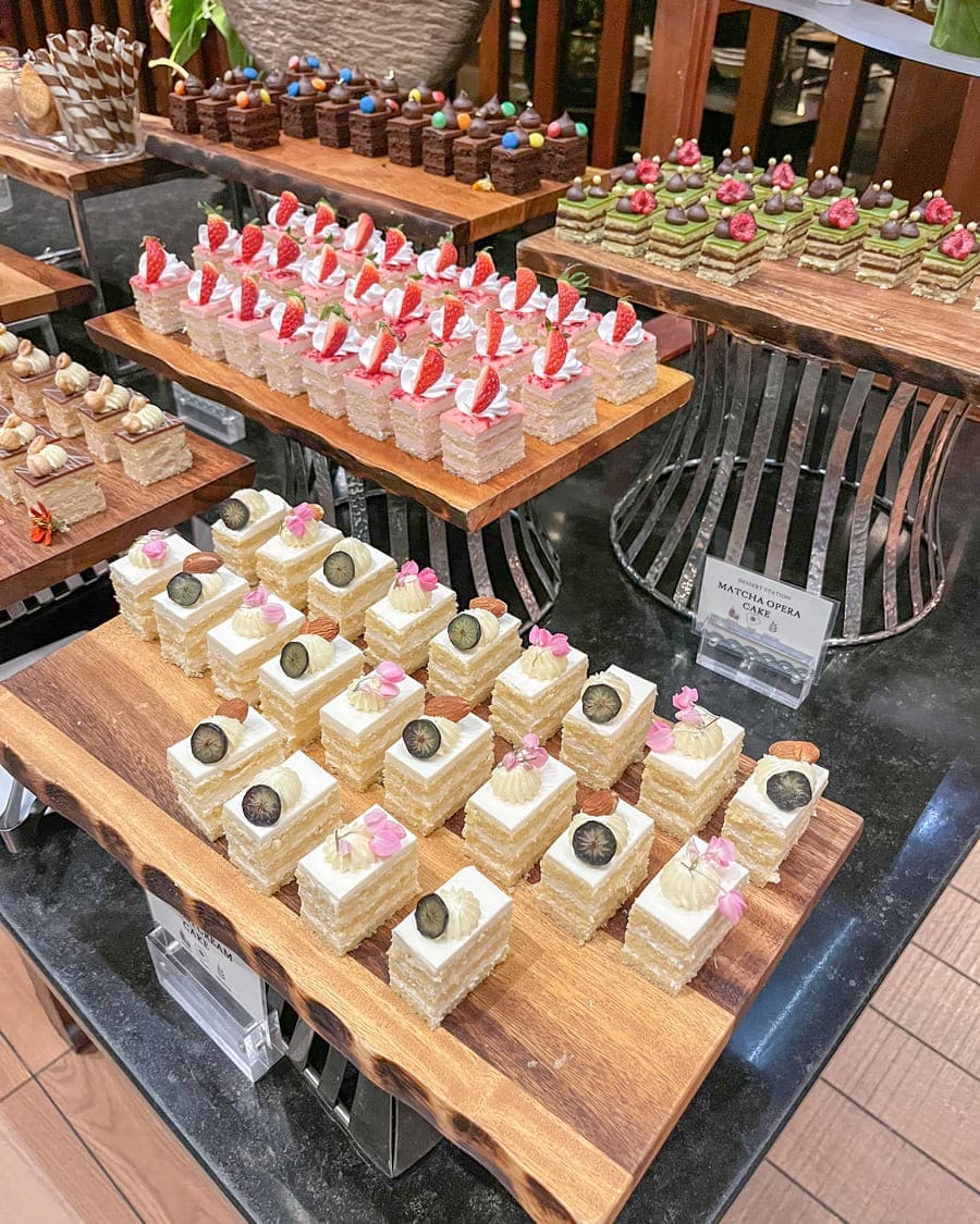 ディナービュッフェのケーキコーナー