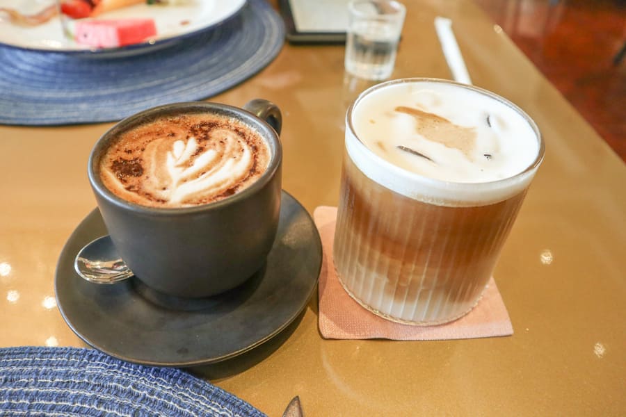 ホットラテとアイスラテ