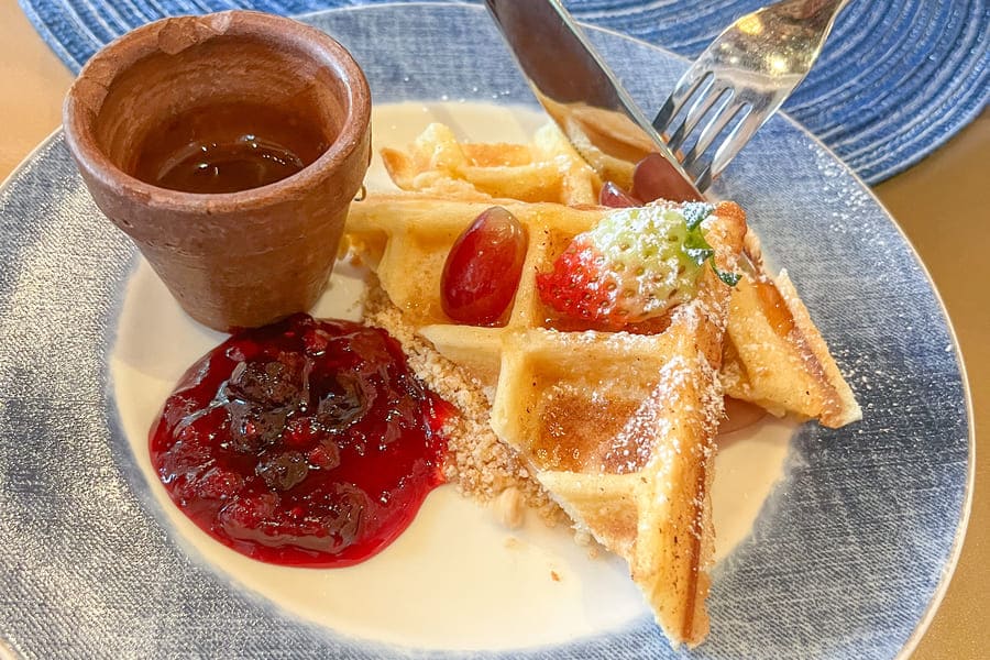 朝食で食べたワッフル
